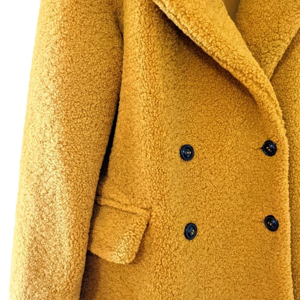 BP Yellow Coat - Picture 5 of 10